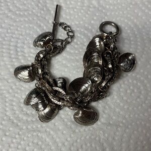 Elegant Silver Shell Bracelet